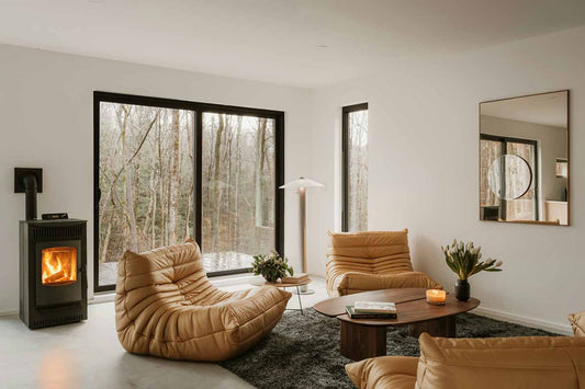 Minimalistische woonkamer in Scandinavische stijl