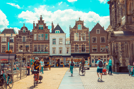 Delft in detail: Pittoreske grachten en eeuwenoude tradities
