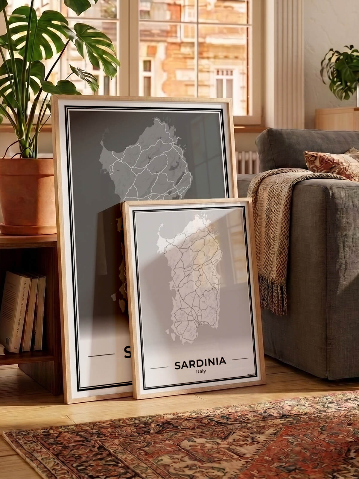 Sardinië Eilandkaart – Poster - Twee posters in een woonkamer