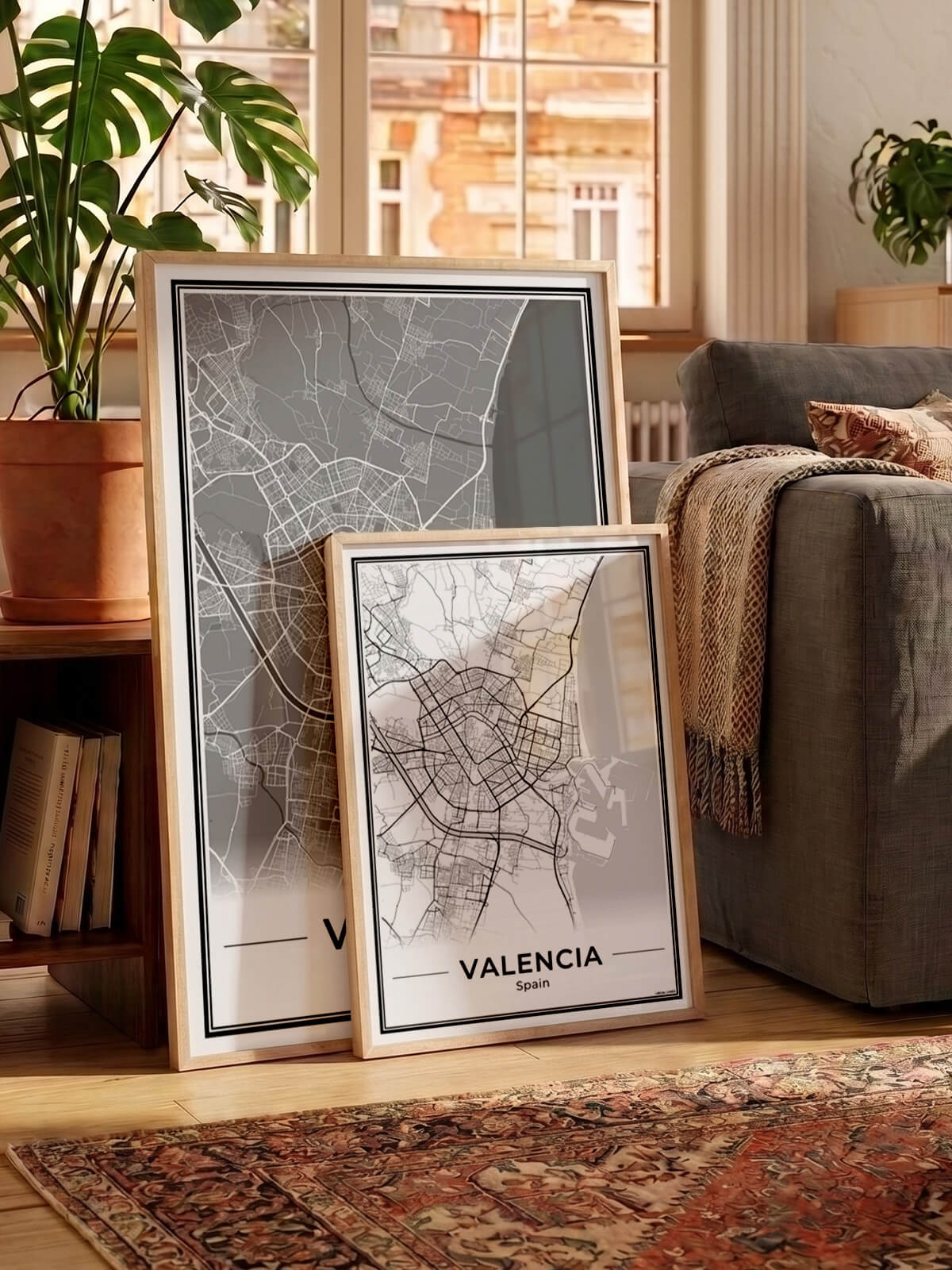 Valencia Stadskaart – Poster - Twee posters in een woonkamer