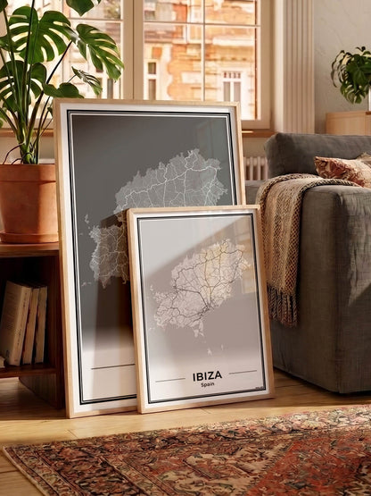 Poster Ibiza eilandkaart als wanddecoratie in wit en grijs in woonkamer Algemeen