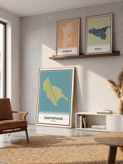 Zakynthos Eilandkaart – Poster - Drie posters in een woonkamer