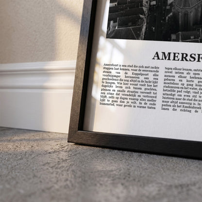 Detailopname van Amersfoort Fotoposter – Zwart-Wit ingelijst in zwarte fotolijst
