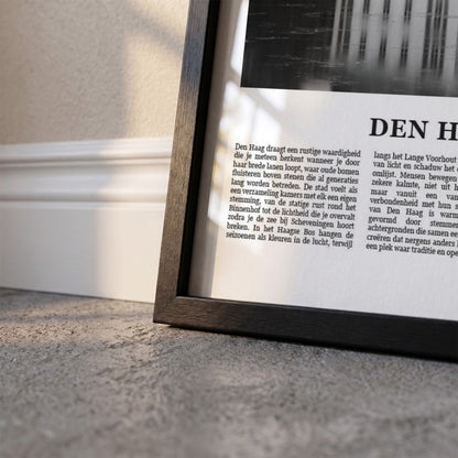 Detailopname van Den Haag Fotoposter – Zwart-Wit ingelijst in zwarte fotolijst