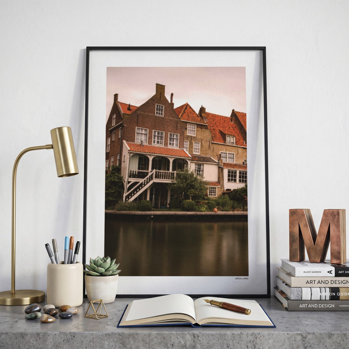 Alkmaar Klassiek fotoposter op bureau in kamer - Kleur