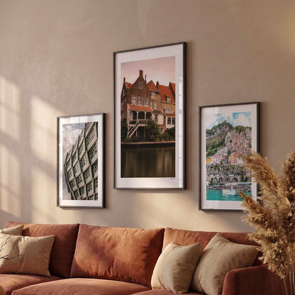 Drie Alkmaar Klassiek fotoposters boven bank wanddecoratie - Kleur