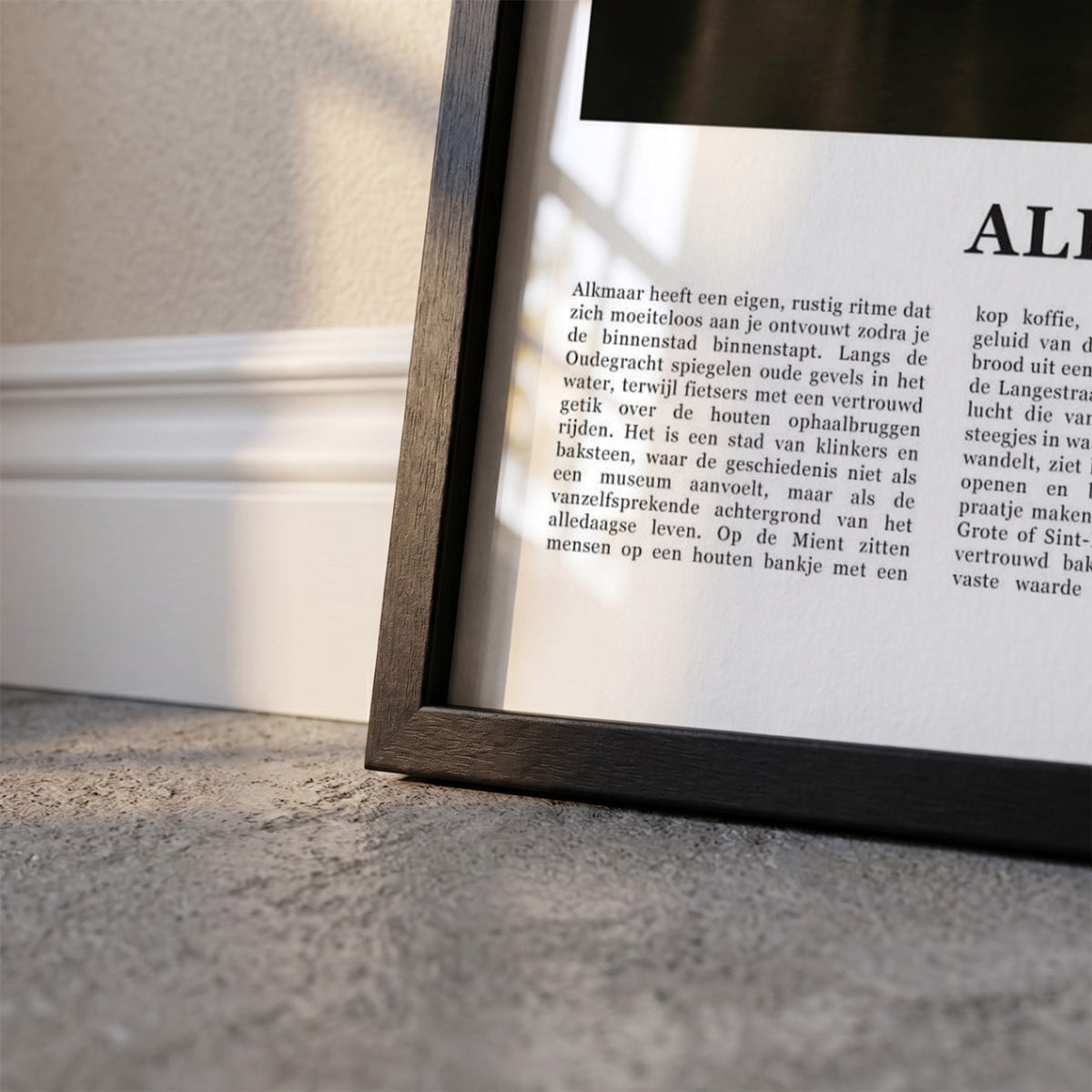 Detailopname van Alkmaar Fotoposter – Kleur ingelijst in zwarte fotolijst