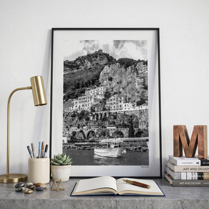 Amalfi Coast Klassiek fotoposter op bureau in kamer - Zwart-Wit