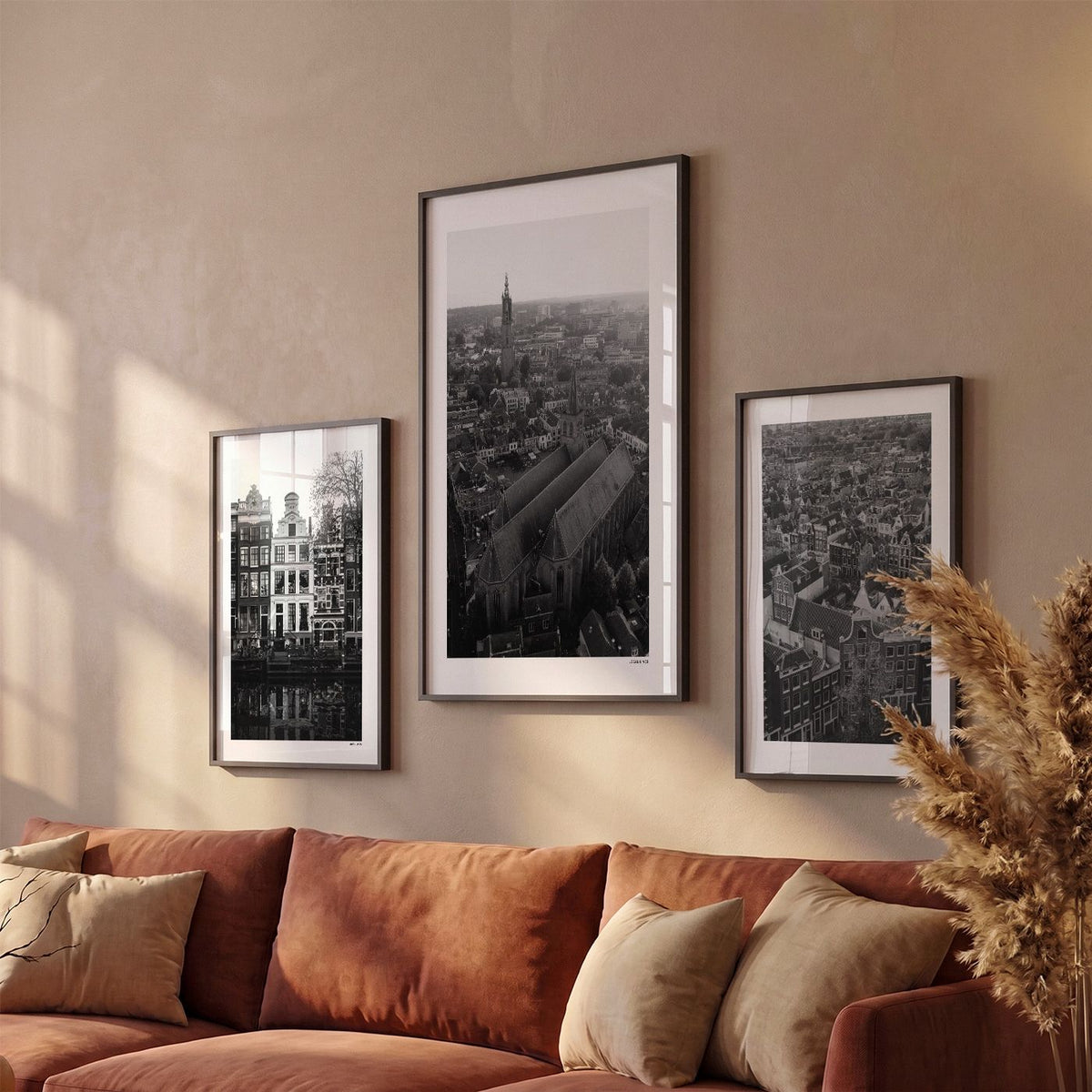 Drie Amersfoort Klassiek fotoposters boven bank wanddecoratie - Zwart-Wit