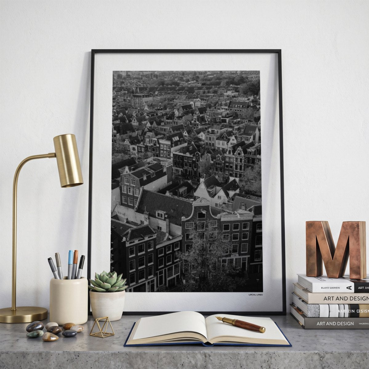 Amsterdam Herfst fotoposter op bureau in kamer - Zwart-Wit