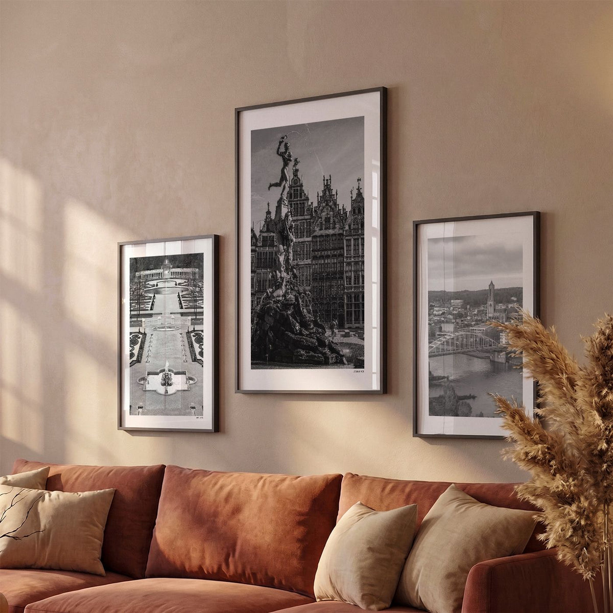 Drie Antwerpen Klassiek fotoposters boven bank wanddecoratie - Zwart-Wit