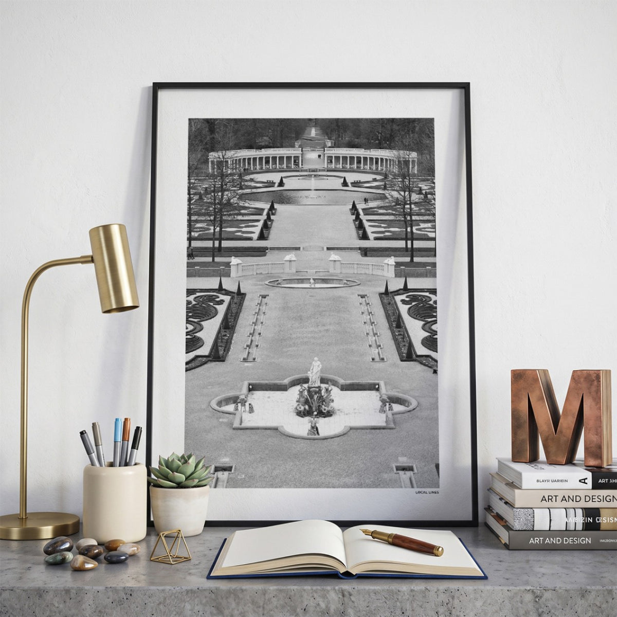 Apeldoorn Klassiek fotoposter op bureau in kamer - Zwart-Wit