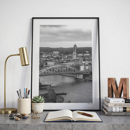 Arnhem Klassiek fotoposter op bureau in kamer - Zwart-Wit