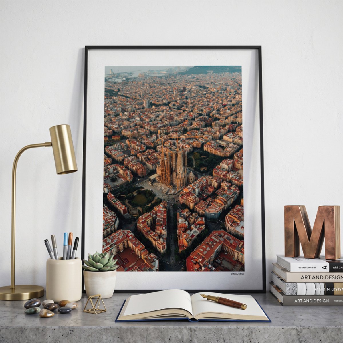 Barcelona Klassiek fotoposter op bureau in kamer - Kleur