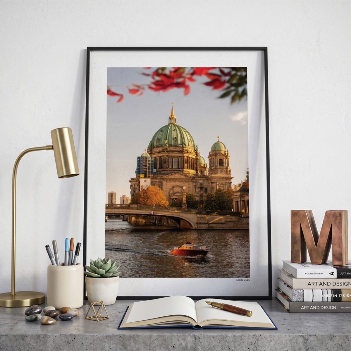 Berlijn Klassiek fotoposter op bureau in kamer - Kleur