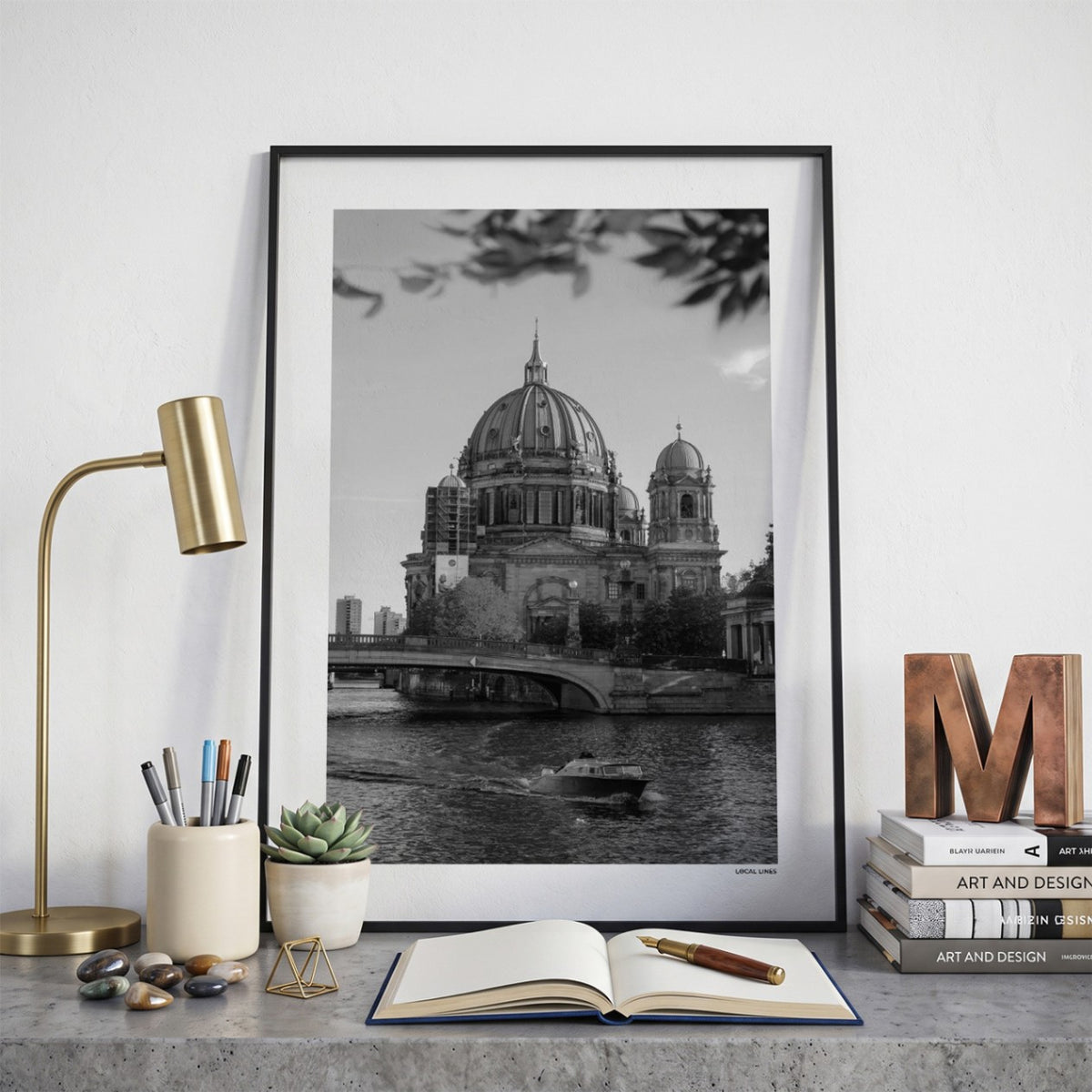 Berlijn Klassiek fotoposter op bureau in kamer - Zwart-Wit