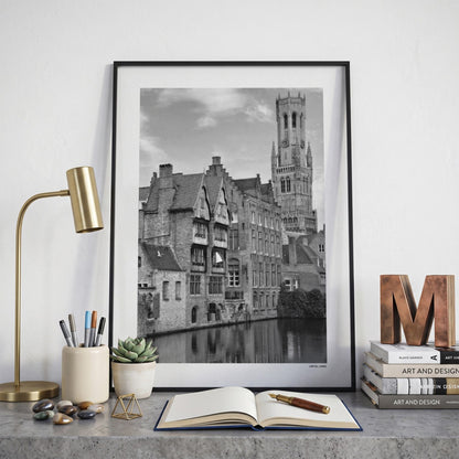 Brugge Klassiek fotoposter op bureau in kamer - Zwart-Wit
