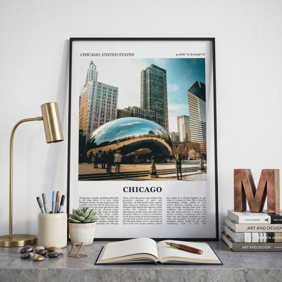 Ingelijste Chicago Fotoposter – Kleur op een bureau in zwarte fotolijst