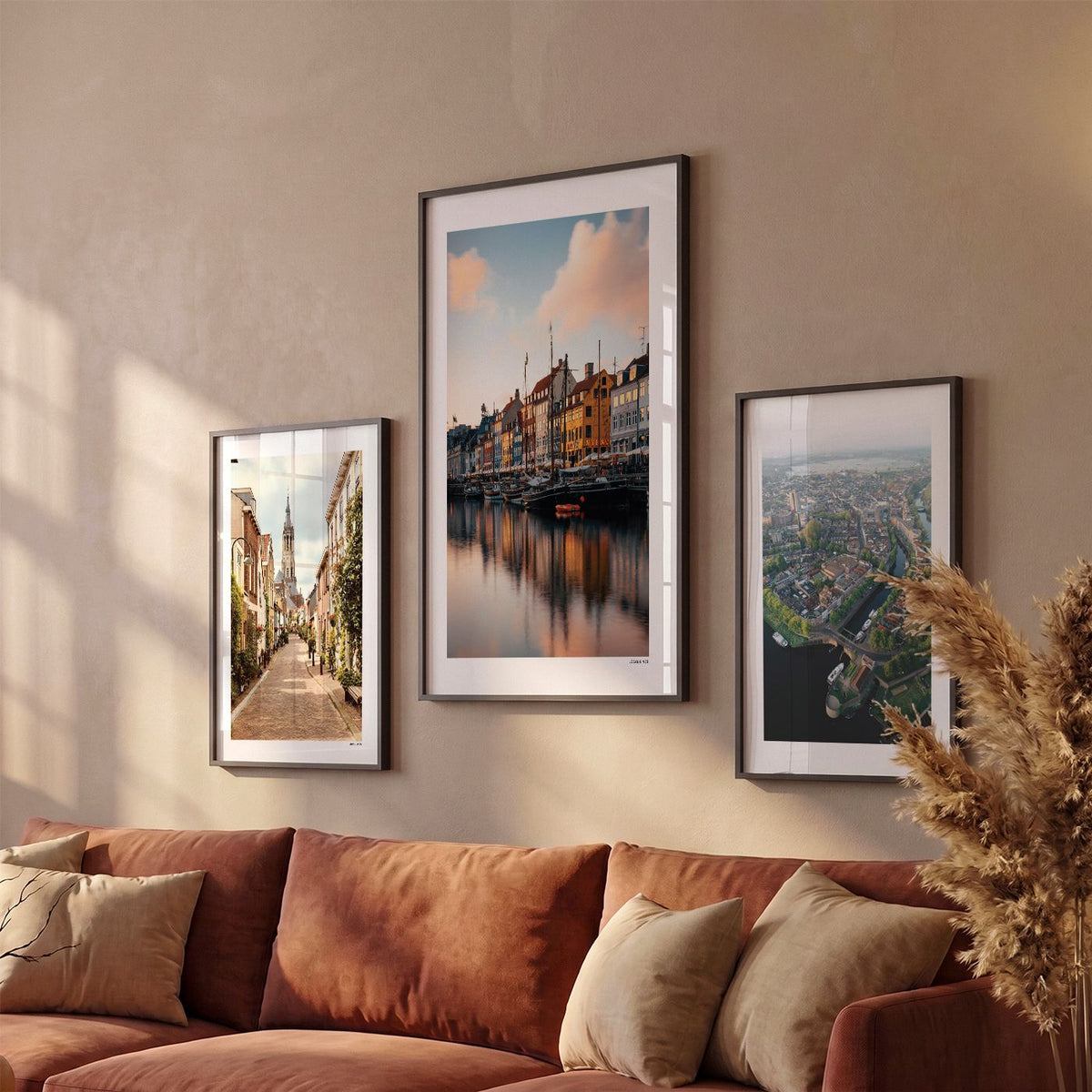 Drie Kopenhagen Klassiek fotoposters boven bank wanddecoratie - Kleur