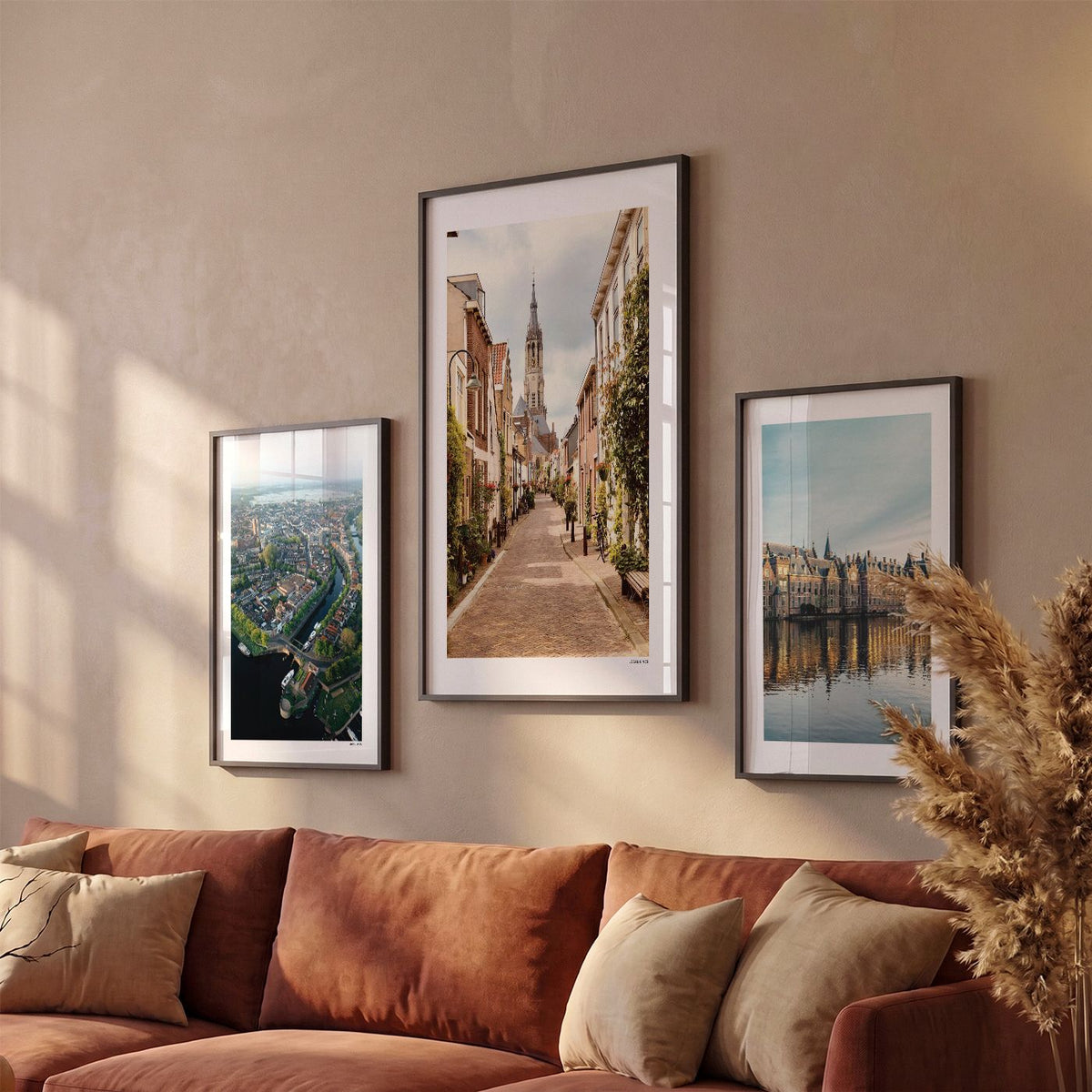 Drie Delft Klassiek fotoposters boven bank wanddecoratie - Kleur