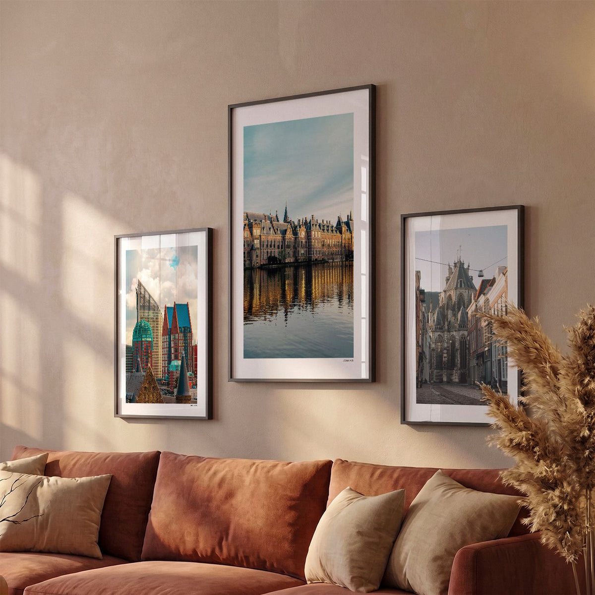 Drie Den Haag Binnenhof fotoposters boven bank wanddecoratie - Kleur