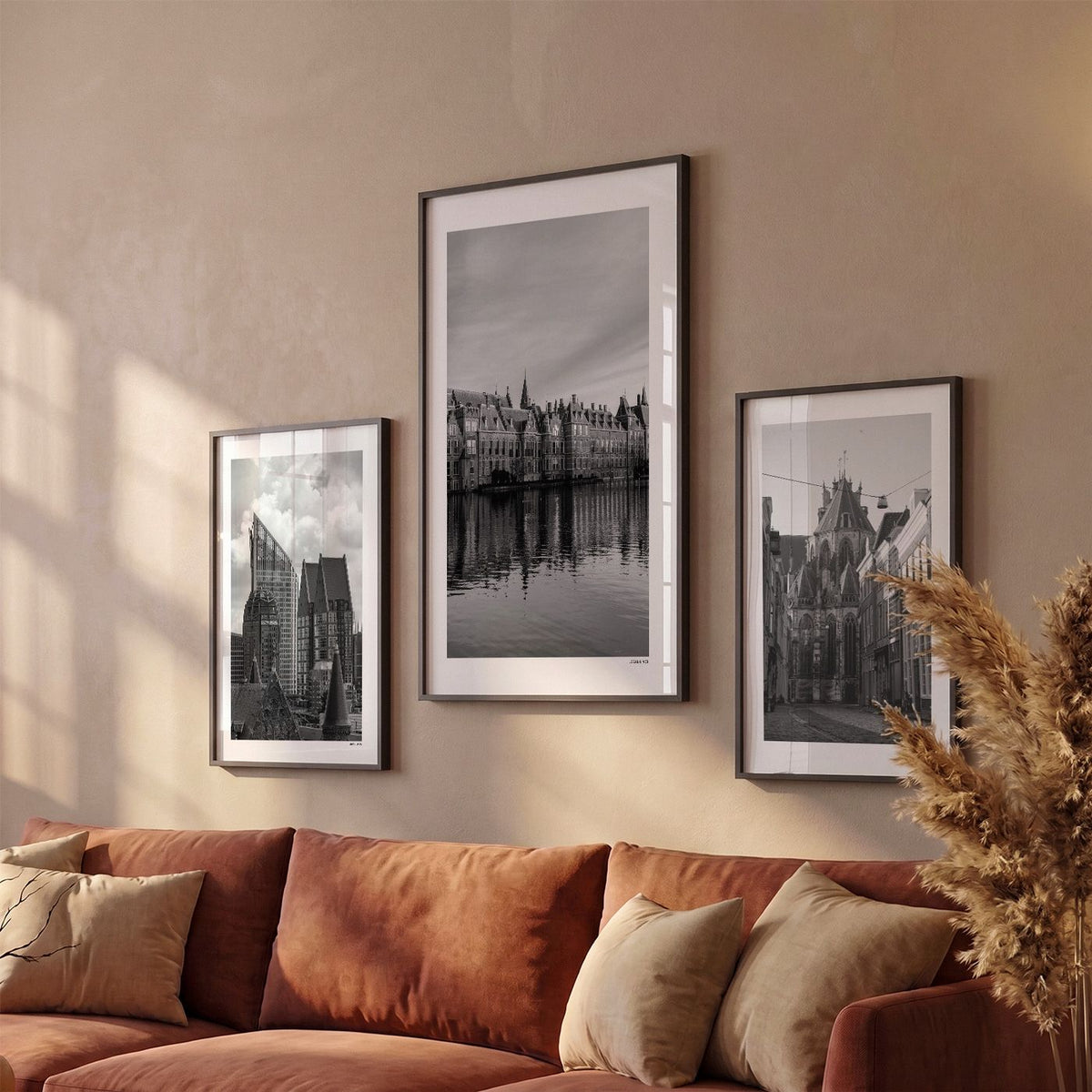 Drie Den Haag Binnenhof fotoposters boven bank wanddecoratie - Zwart-Wit
