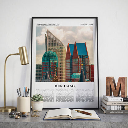 Ingelijste Den Haag Fotoposter – Kleur op een bureau in zwarte fotolijst