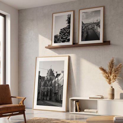 Drie fotoposters in woonkamer interieur - Zwart-Wit