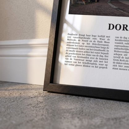 Detailopname van Dordrecht Fotoposter – Kleur ingelijst in zwarte fotolijst