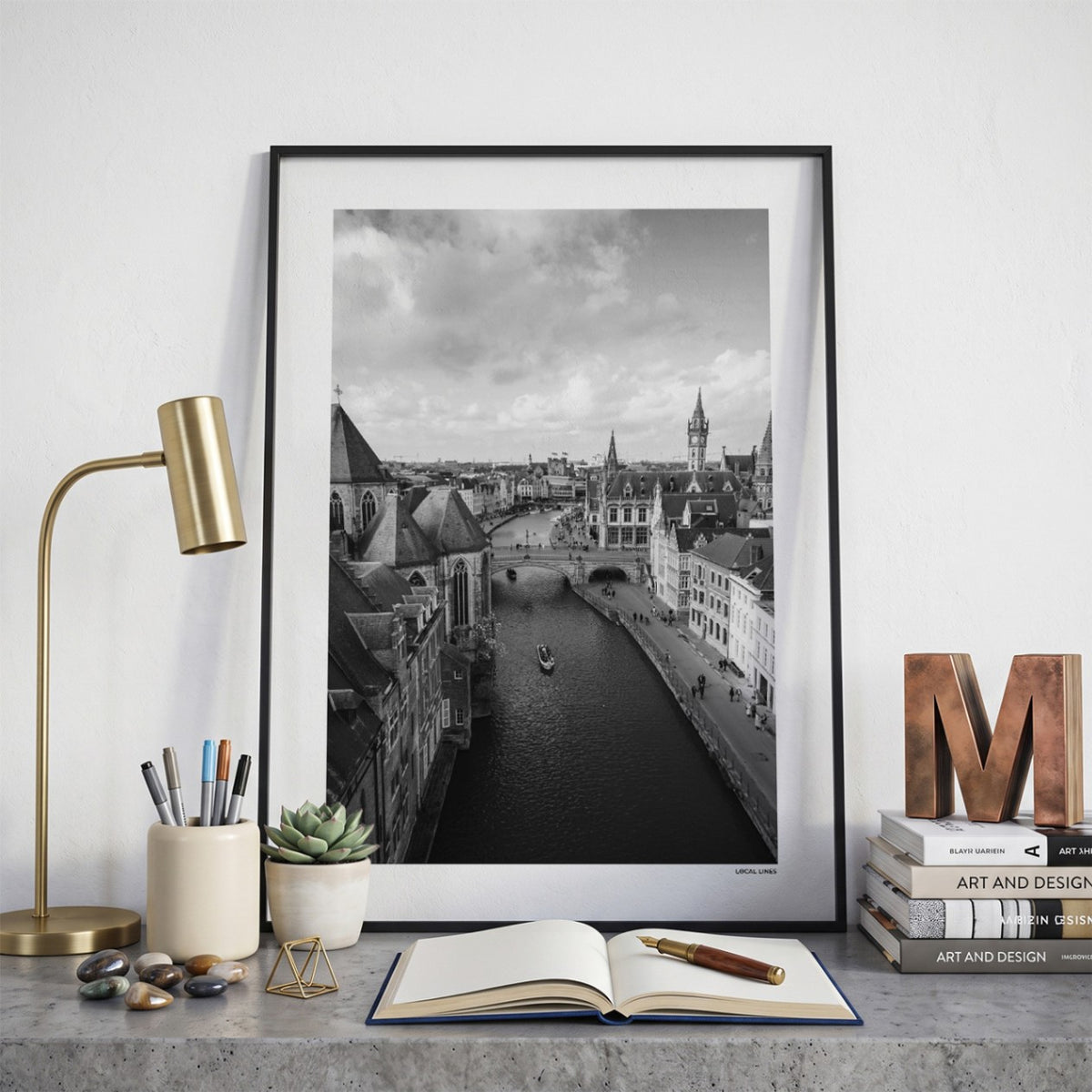 Gent Klassiek fotoposter op bureau in kamer - Zwart-Wit