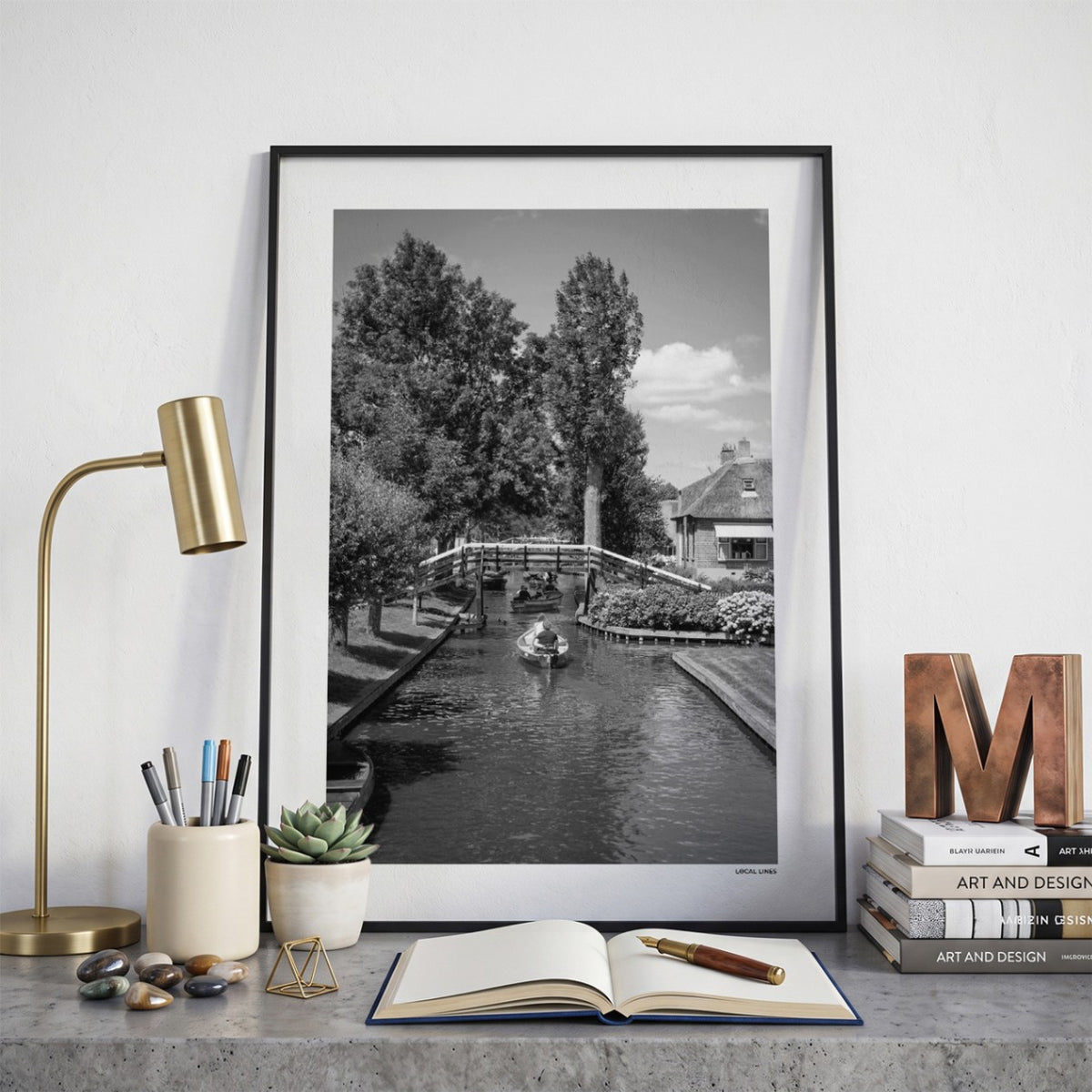 Giethoorn Klassiek fotoposter op bureau in kamer - Zwart-Wit