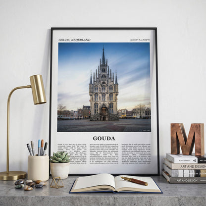 Ingelijste Gouda Fotoposter – Kleur op een bureau in zwarte fotolijst
