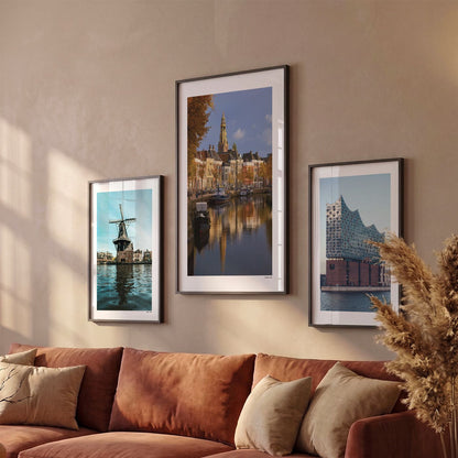 Drie Groningen Klassiek fotoposters boven bank wanddecoratie - Kleur