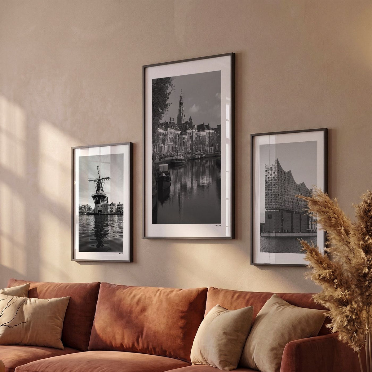 Drie Groningen Klassiek fotoposters boven bank wanddecoratie - Zwart-Wit
