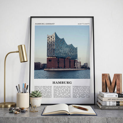 Ingelijste Hamburg Fotoposter – Kleur op een bureau in zwarte fotolijst