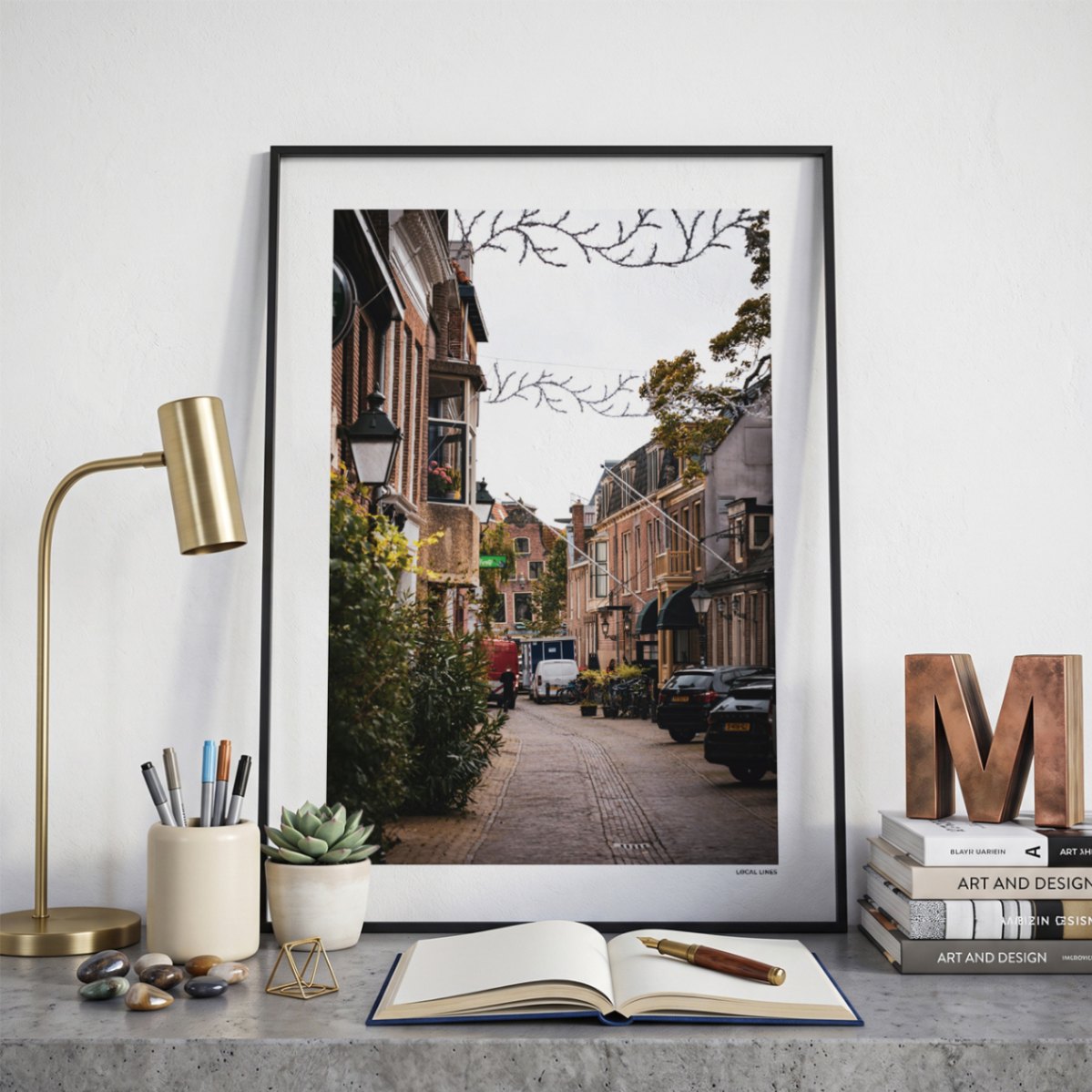 Leeuwarden Klassiek fotoposter op bureau in kamer - Kleur