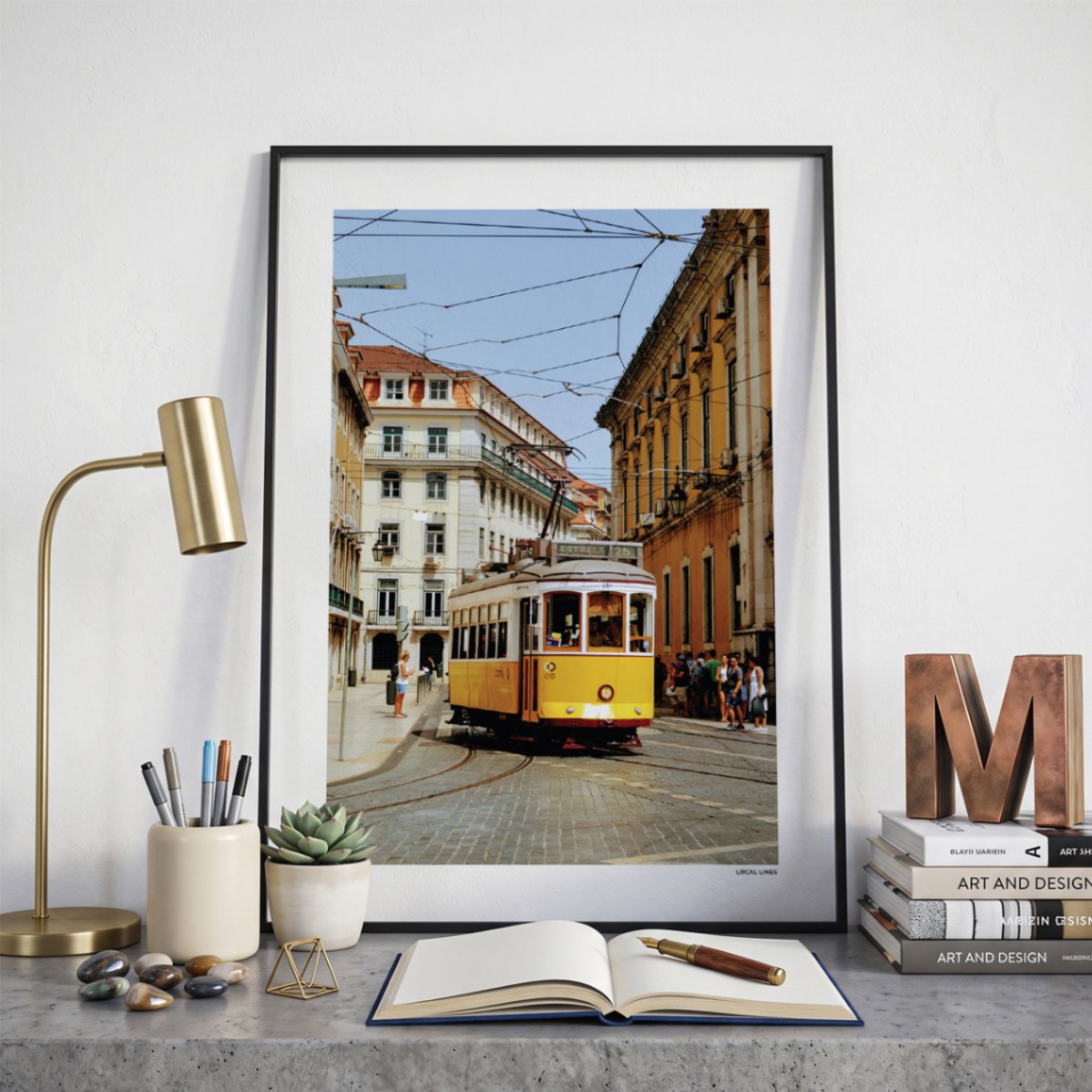 Lissabon Klassiek fotoposter op bureau in kamer - Kleur