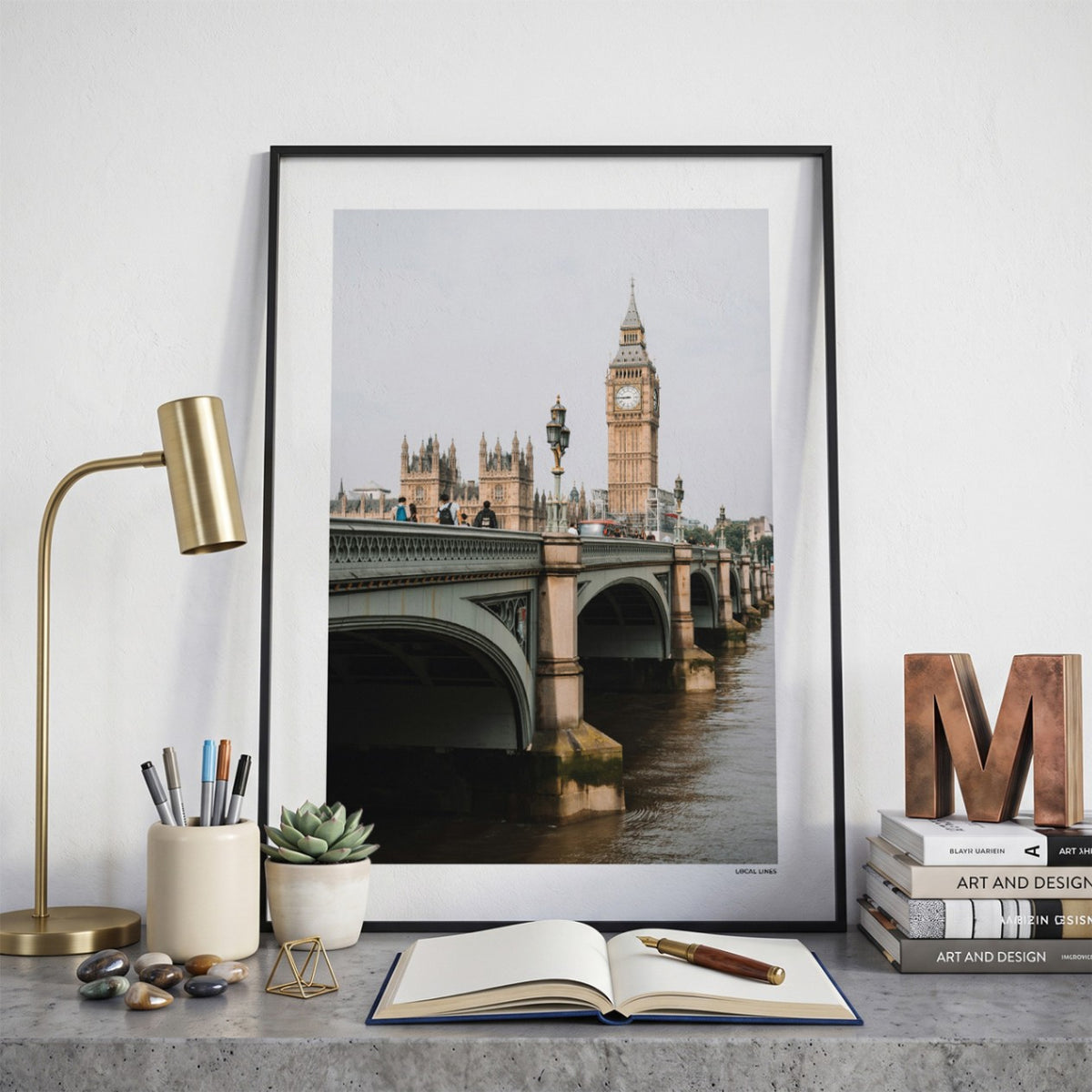 Londen Klassiek fotoposter op bureau in kamer - Kleur