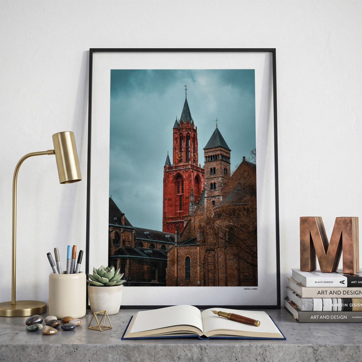 Maastricht Klassiek fotoposter op bureau in kamer - Kleur