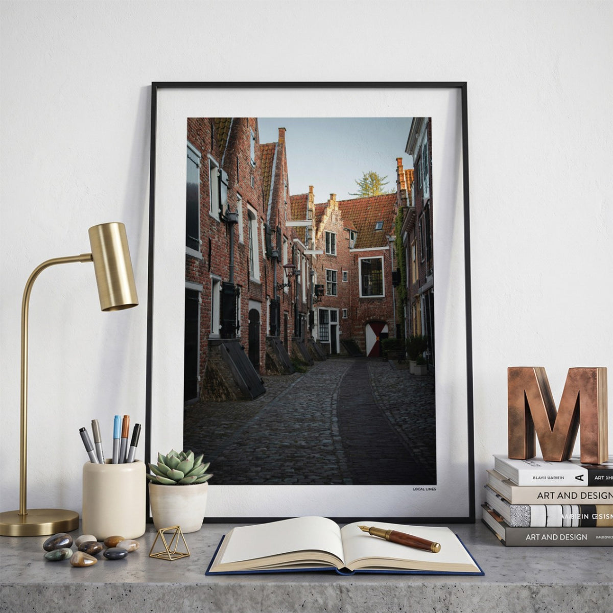 Middelburg Klassiek fotoposter op bureau in kamer - Kleur