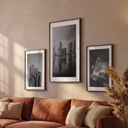 Drie Rotterdam Skyline fotoposters boven bank wanddecoratie - Zwart-Wit