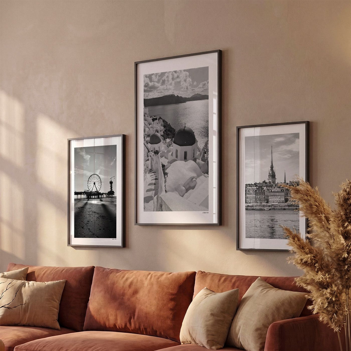 Drie Santorini Klassiek fotoposters boven bank wanddecoratie - Zwart-Wit