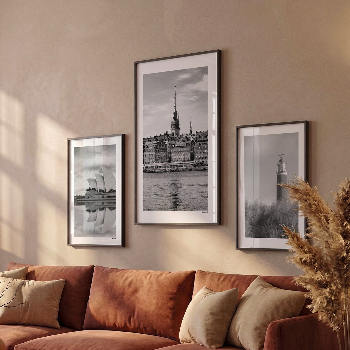 Drie Stockholm Klassiek fotoposters boven bank wanddecoratie - Zwart-Wit