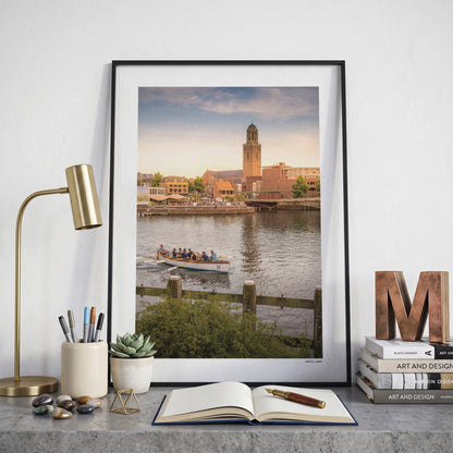 Zwolle Klassiek fotoposter op bureau in kamer - Kleur