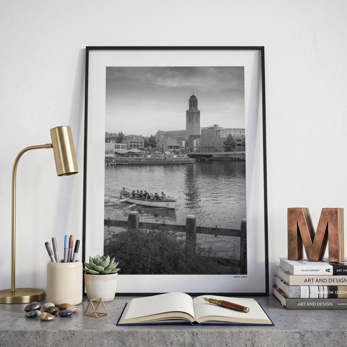 Zwolle Klassiek fotoposter op bureau in kamer - Zwart-Wit