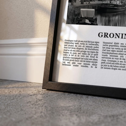 Detailopname van Groningen Fotoposter – Zwart-Wit ingelijst in zwarte fotolijst