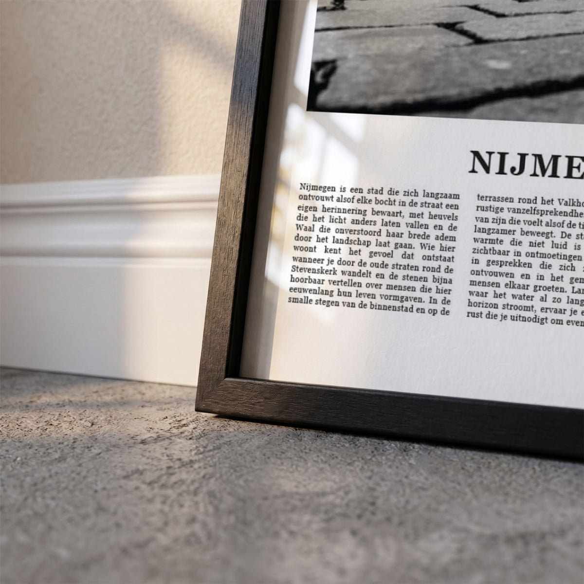 Detailopname van Nijmegen Fotoposter – Zwart-Wit ingelijst in zwarte fotolijst