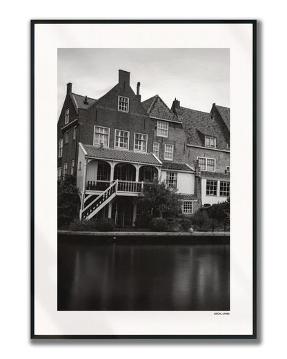 Alkmaar Klassiek fotoposter verticaal ingelijst - Zwart-Wit