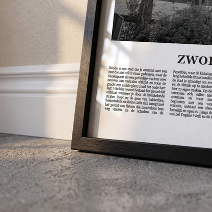 Detailopname van Zwolle Fotoposter – Zwart-Wit ingelijst in zwarte fotolijst